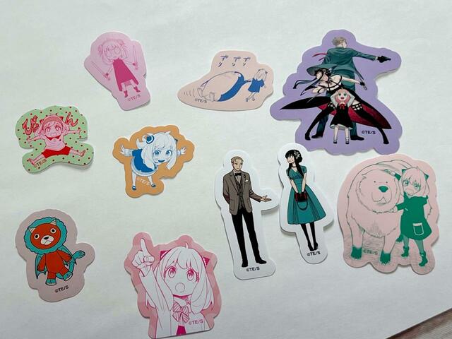 ダイカットシール（10枚）キメラさんのダイカットシールがキュート！ロイド＆ヨルカップルのデートシーンもキュンとしますね♪