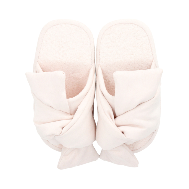 エクササイズルームシューズ：1,900円（税込）