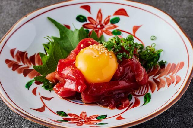 「生本鮪ユッケ」【「ゑびす鯛 横浜店」の生本まぐろ食べ放題プラン】