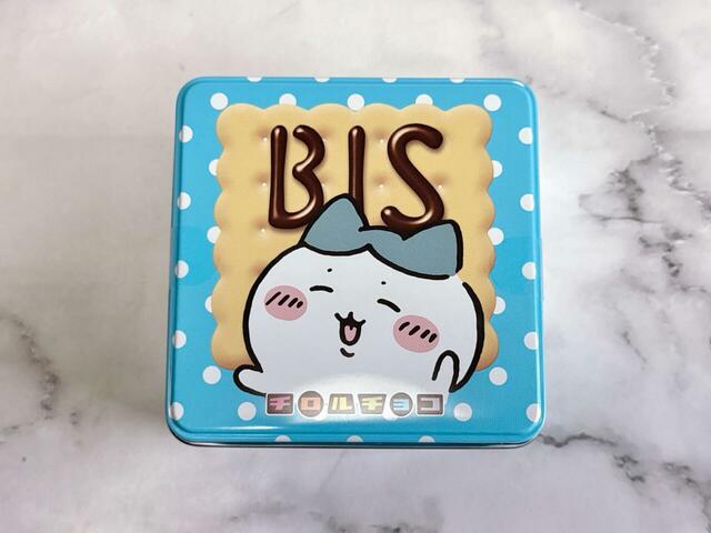 ハチワレはブルードットの「ビス」を模したデザイン。笑顔がかわいすぎる…！