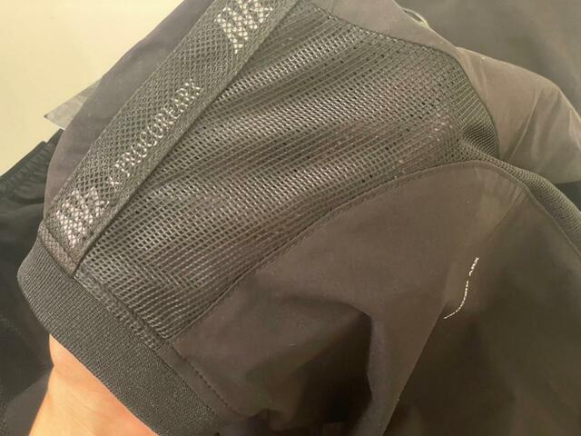 【ワークマン プロコア(R)ARX遮熱-7℃ ストレッチ2WAYピステ】両肩と背中はダブルメッシュ