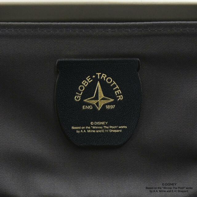 ミディアム チェックイン 4ホイール｜412,500円（税込）｜サイズ：W41.5×H67×D26cm｜グローブ・トロッター 「くまのプーさん（Winnie the Pooh）」コレクション