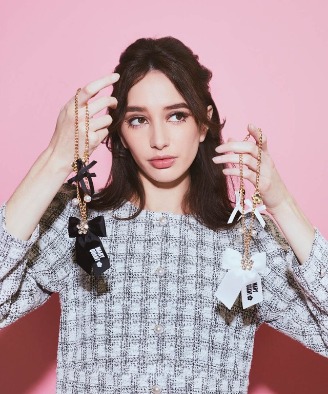 【Maison de FLEUR×MARY QUANT】「MARY QUANT リボンチャーム」（カラー：Ivory/Black）￥3,500