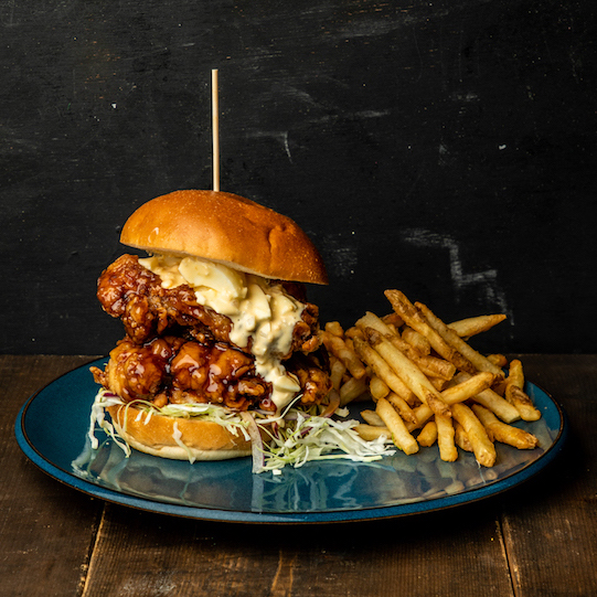タルタルエッグの甘辛チキンBURGER