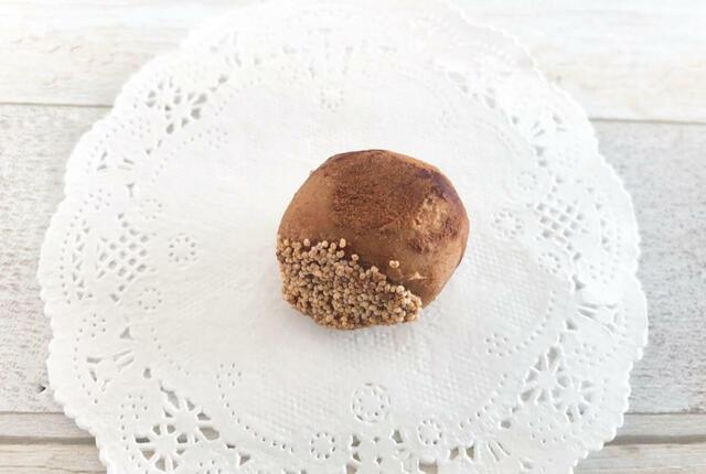 【もへじ 和栗のチョコレート】けしの実とココアパウダーをまぶしたひとくちサイズのチョコレート