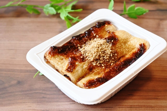 【特上ちくわの蒲焼き重】できあがり！香ばしい匂いがおいしそう！