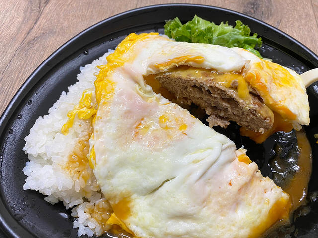 Eggs 'n Things チェダーチーズロコモコ ￥1,260