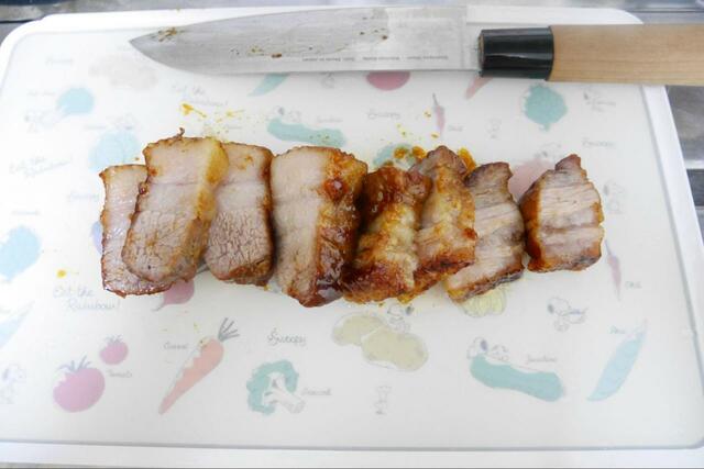 【味の素KK スチーミー®豚チャーシュー用にんにく醤油味】食べやすい大きさにカット