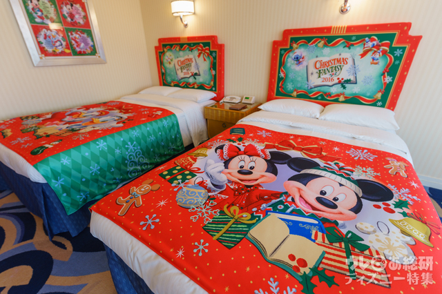 ミッキーミニーとドナルドデイジーのベッドカバー