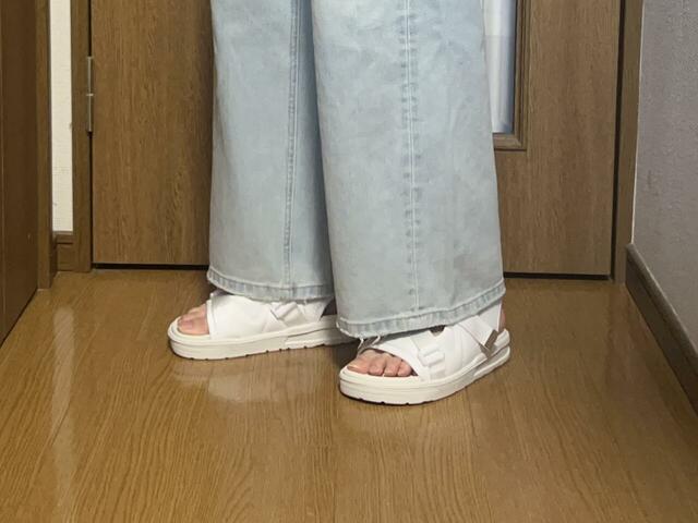 【GLOBAL WORK エアかるベルトスニーカーサンダル】デニムとの相性も◎！