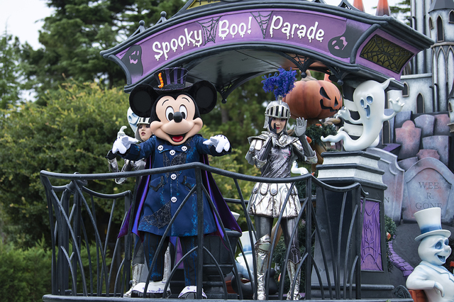東京ディズニーランド「スプーキー“Boo!”パレード」