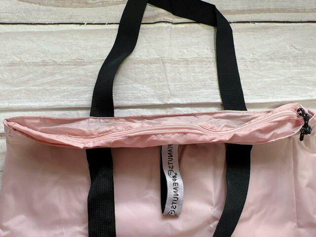 バッグの口にはファスナーつき!