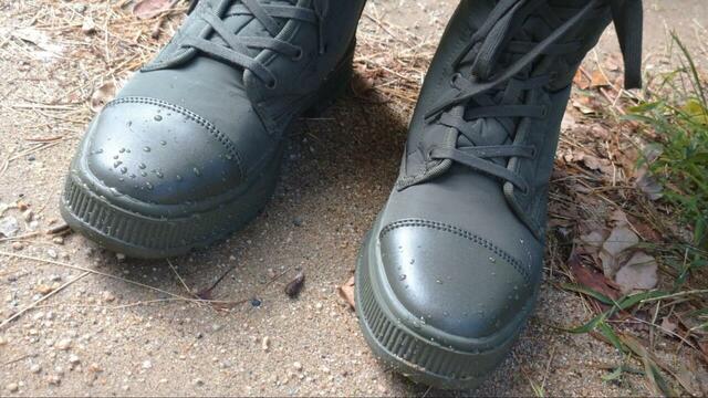 【ユニクロC パデッドレースアップブーツ】街でもアウトドアでも「適度になじみつつちょっと目を引く」優秀なデザイン！ 