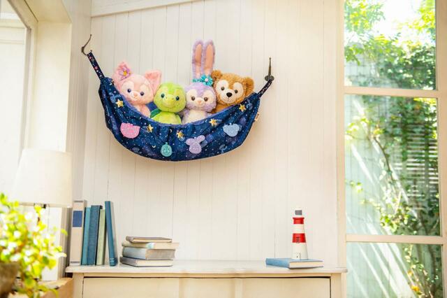 「ダッフィー&フレンズのサマーナイト・メロディー」スペシャルグッズ|東京ディズニーリゾート40周年“ドリームゴーラウンド”|発売日:2023年7月3日(月)|販売店舗:東京ディズニーシー「マクダックス・デパートメントストア」