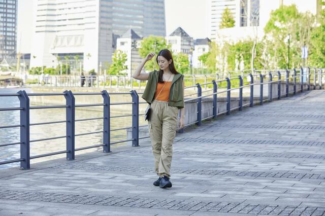 【ワークマン　レディースアクティブセットアップ】着用イメージ（ワークマン公式サイトより）