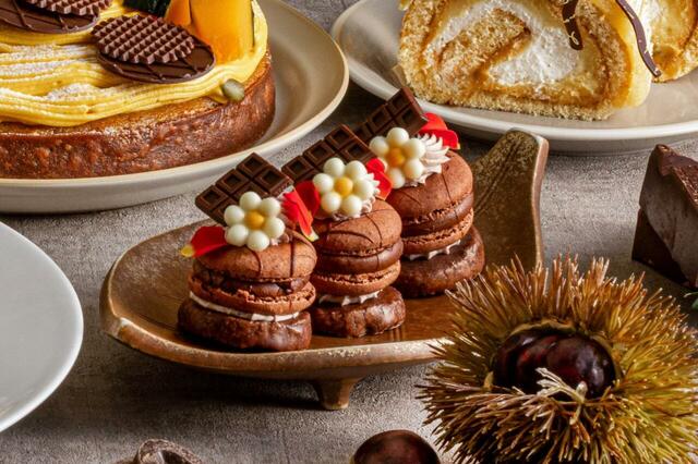 「ショコラマカロン」＜期間：2025年10月1日〜11月27日＞【“栗・芋・かぼちゃ×濃厚ショコラ”の魅惑のスイーツの饗宴♪ナイトスイーツブッフェ「Sweets Parade」で秋の夜長を大満喫！】