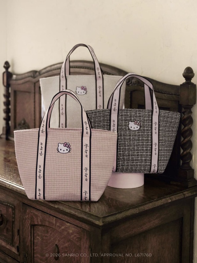 【HELLO KITTY meets Her lip to “Limited Collection”】「HLT x Hello Kitty Tweed Tote Bag」14,500円(rose/ecru/black)