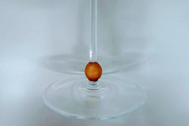 割れたワイングラスの足を金継ぎで直すことも