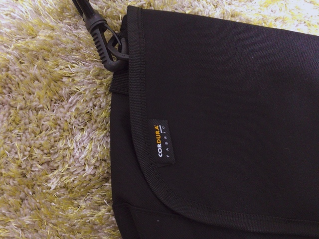 【ワークマン BASIC(ベーシック)ショルダーバッグ】耐久性のある素材