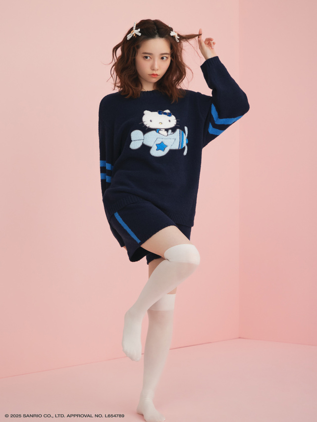 【WEB限定カラー】「ニットプルオーバー」9,240円/【WEB限定カラー】「ニットショートパンツ」6,380円