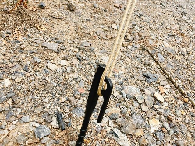 【ワークマン 電動ドライバー対応スクリューペグ 25cm】固い砂利の地面に設置