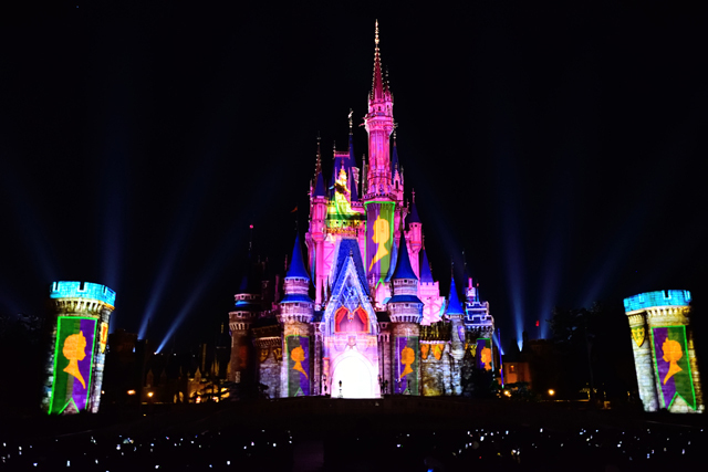 東京ディズニーランド「ワンス・アポン・ア・タイム～スペシャルウィンターエディション～」映画『アナと雪の女王』シーン全公開! ©Disney 22