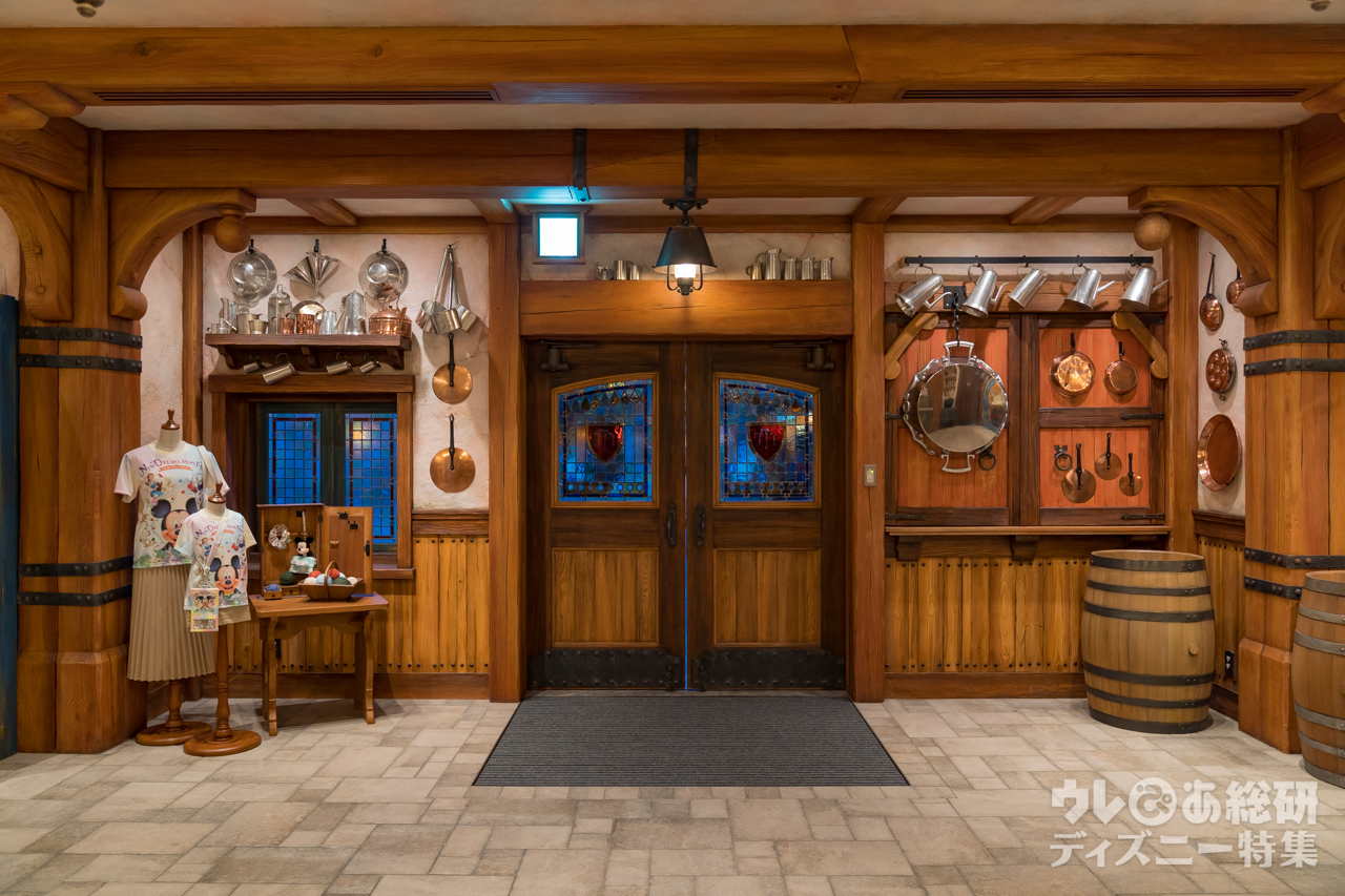 TDR】美女と野獣ショップ開店2ヶ月で遂にグッズ購入可能に! 最新