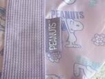 「PEANUTS」のロゴタグもラベンダーカラーで可愛い!