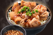 鶏＆豚合盛り！背脂唐揚げ丼