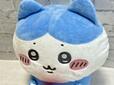 短い眉毛にキュルキュルのおめめ、ピンクのほっぺも刺しゅうで再現