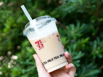 コーヒー党の私ですが、セブンカフェの「アイスミルクティー」にハマっ