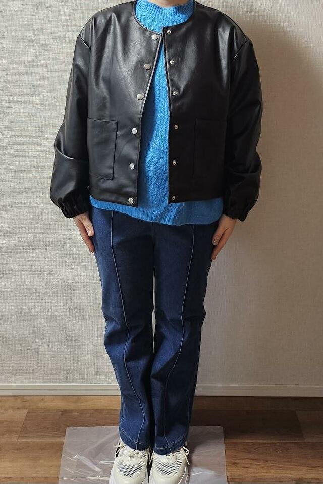 【coca　フェイクレザーノーカラージャケット】デニムやスニーカーと合わせると一気にカジュアルに！