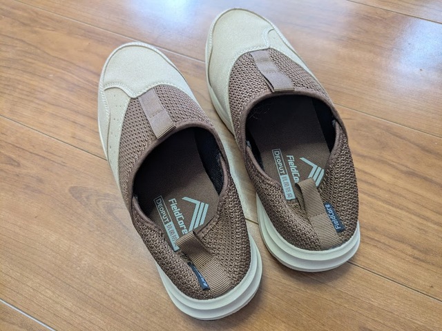 【ワークマン　トレッドモックスローアウト】かかとを踏んで履ける2WAY仕様が便利！型崩れしにくく、すぐ元に戻ります◎