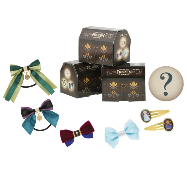 アクセサリーセット 1,300円｜「アナとエルサのフローズンジャーニー」をテーマにしたグッズ｜東京ディズニーシー新テーマポート「ファンタジースプリングス」｜販売店舗：東京ディズニーシー「エンポーリオ」｜発売日：2024年5月28日（火）