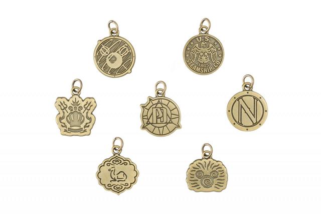 チャーム 1個900円｜別売りのブレスレットにチャームをつけて楽しめます｜全7種のうち、どれか1種が入っています｜別売り、1BOX（7個入り）6,300円で全種そろえることができます