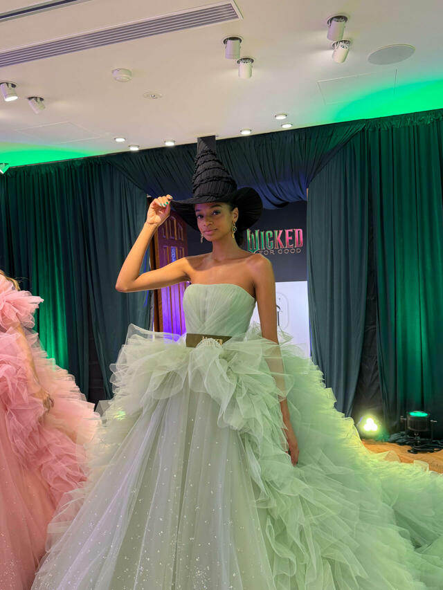 【クラウディア】『ウィキッド』新作ウェディングドレス