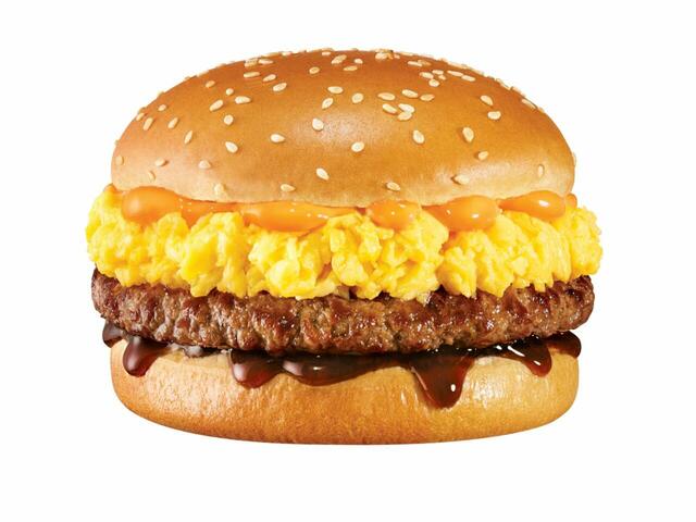 「スクランブルエッグプルコギバーガー」＜価格：コーヒーコンビ価格：560円／単品価格：420円（税込）＞【韓国発の「MOM'S TOUCH」今ならモーニングメニュー全品100円！「トリプルチーズサイバーガー」もレギュラーメニューに！】