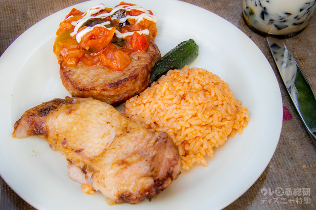 スペシャルセット ¥1,580|ハンバーグ ベジタブルソース、スパイシーチキン、メキシカンライス添え