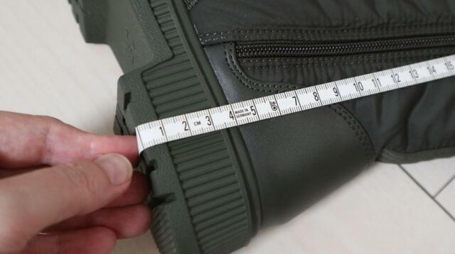 【ユニクロC パデッドレースアップブーツ】ソールはもっとも厚い部分で約4cmあります