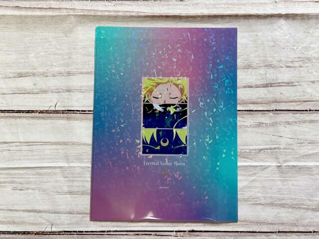 バックは変身シーンが描かれています【3COINS×セーラームーン】クリアファイル/330円(税込)