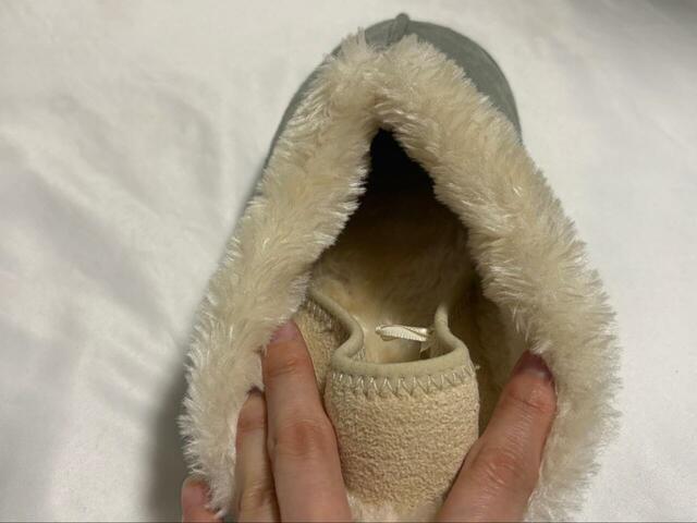 【ワークマン　レディースかかと踏めるムートン風シューズ】シューズの内側は全面もこもこなので、履き心地も暖かさも抜群です