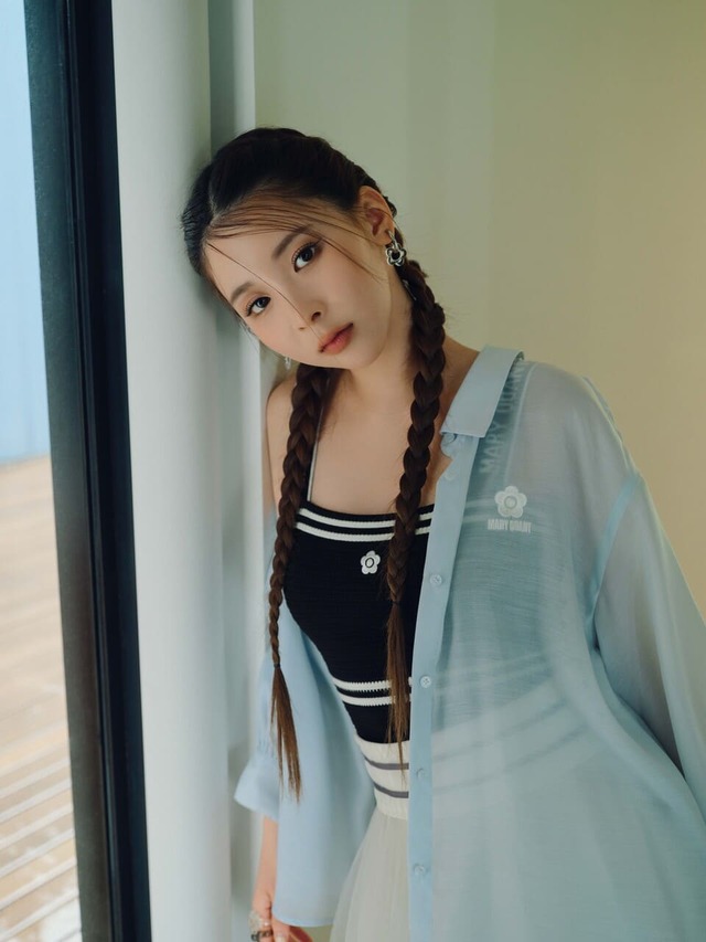 【LILY BROWN×MARY QUANT】リミテッドコンセプトストア限定カラー「シアーオーバーシャツ」BLU