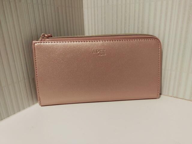 ほんのりラメが入っていて、きらきらして可愛い