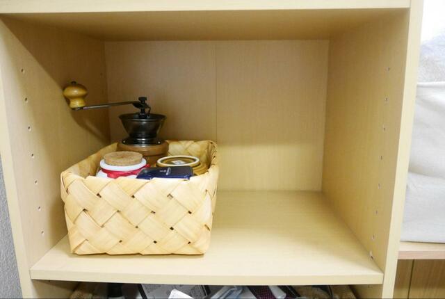 【3COINS 食器棚用収納カゴ：Sサイズ】おしゃれに収納できる