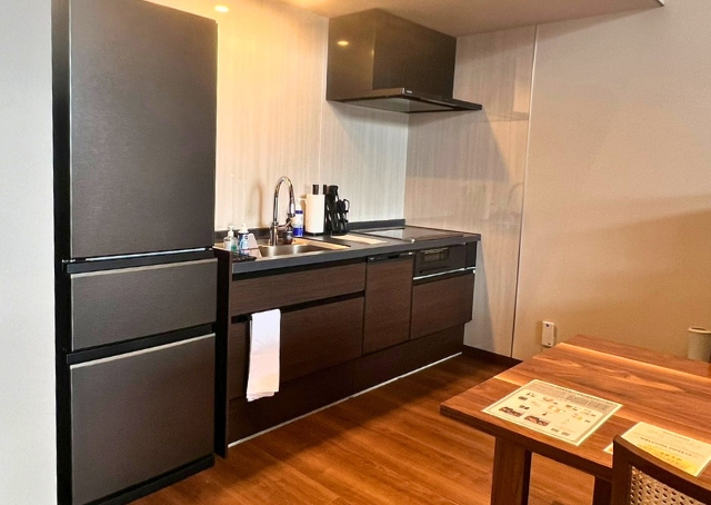 【Rakuten STAY FUJIMI TERRACE 箱根芦ノ湖】大型冷蔵庫と充実のフルキッチン