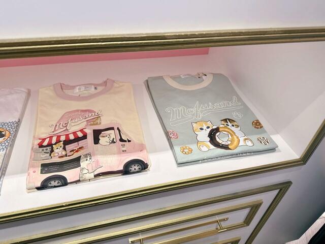 【mofusand TOKYO】COFFEE AND DONUTS Tシャツ トラック（ナチュラル）・COFFEE AND DONUTS Tシャツ ドーナツ（ミント）／各税込3,300円