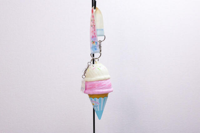 グミキャンディー、ミニスナックケース付き 1200円