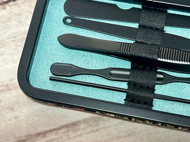 内側はブルーの生地がおしゃれ