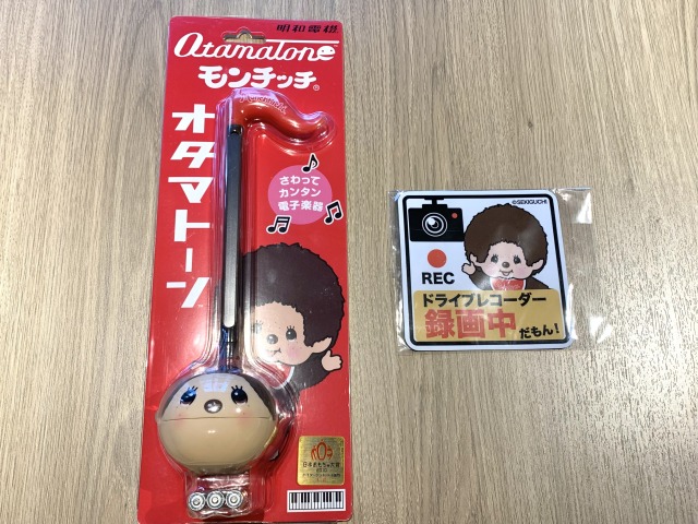 オタマトーンまであるなんて！！右はドラレコ搭載ステッカー