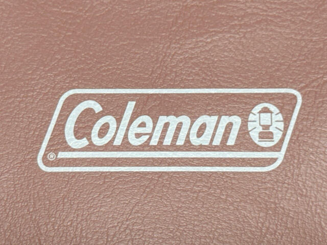 お馴染みのコールマンロゴのプリント入り